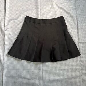 Classic Black Pleated Mini Skirt